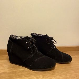 Toms Desert Wedge Suede Lace-up Bootie